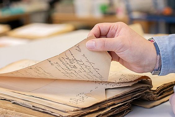 Historische Akten und Bücher